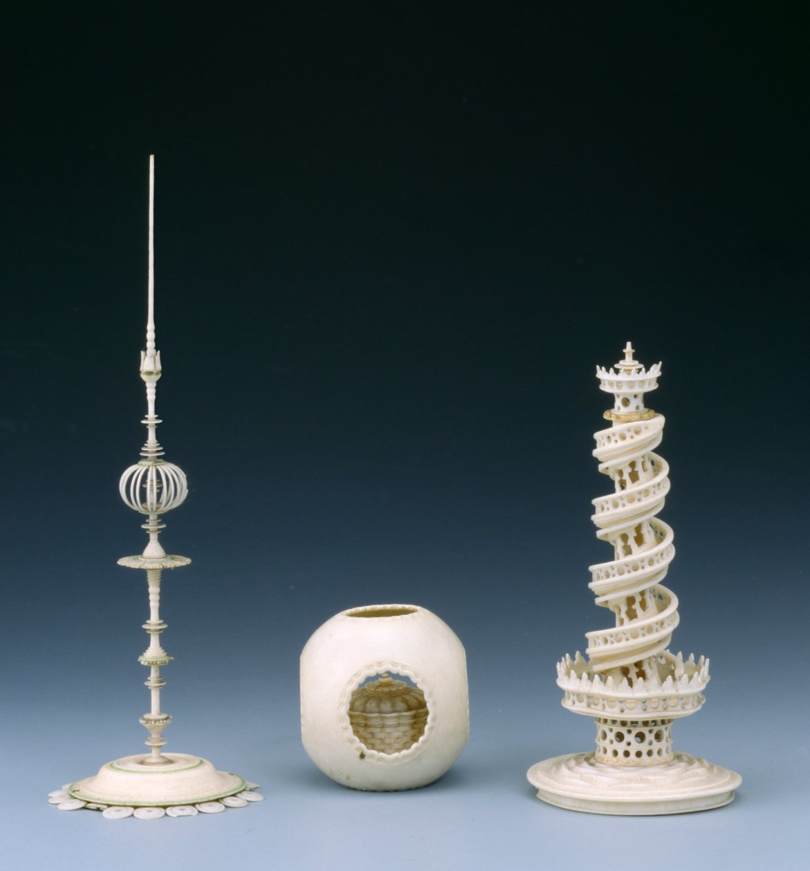 Elfenbeinschmuck von German School
