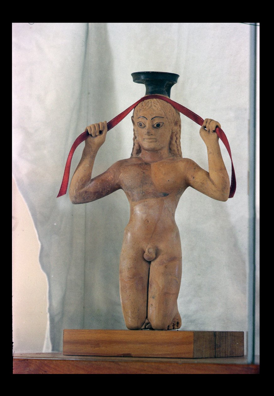 Aryballos, eine Vase in Form eines knienden Jungen, ca. 530 v. Chr. von Greek