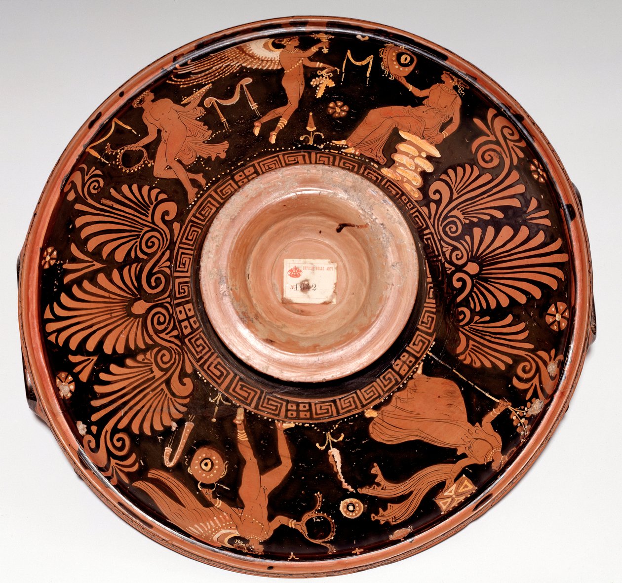 Patera mit Mänade und Eros (Terrakotta, 325-300 v. Chr.) von Greek