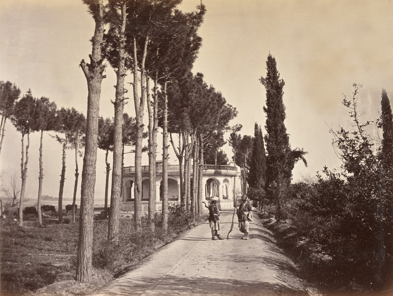 Afghanen in Baburs Gärten, Jalalabad, 1878 von H. Charuis