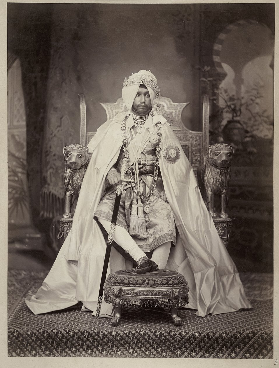 Sir Rajendra Singh, Maharaja von Patiala von Indian photographer