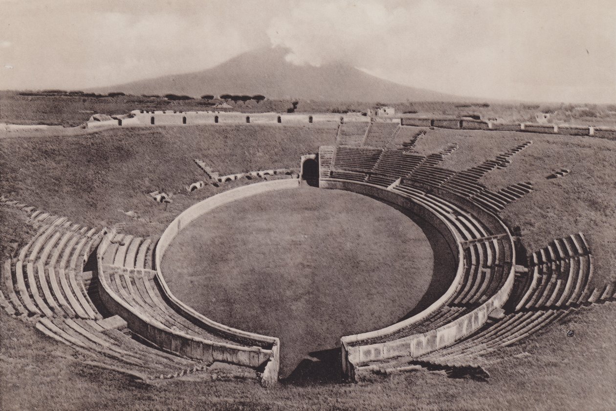 Anfiteatro, Das Amphitheater (s/w Foto) von Italian Photographer