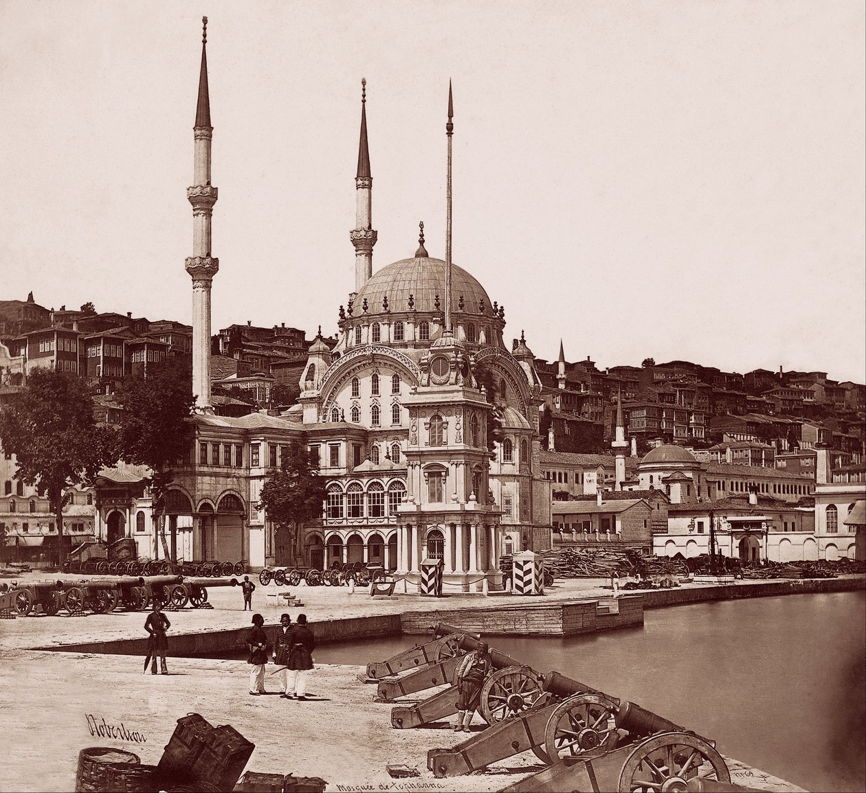Nusretiye-Moschee und der Tophane-Platz von James Robertson