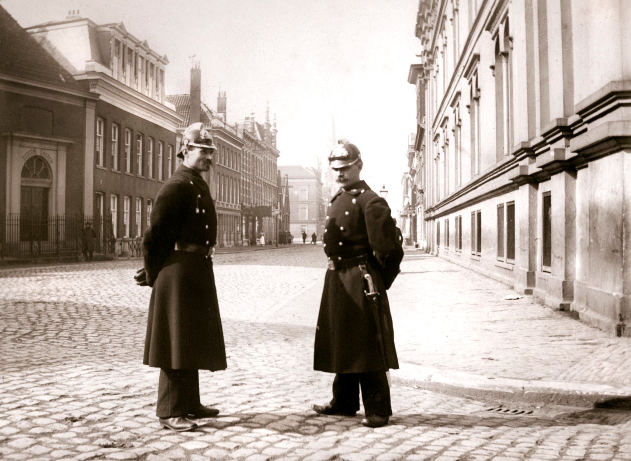 Polizisten, Rotterdam von James Batkin