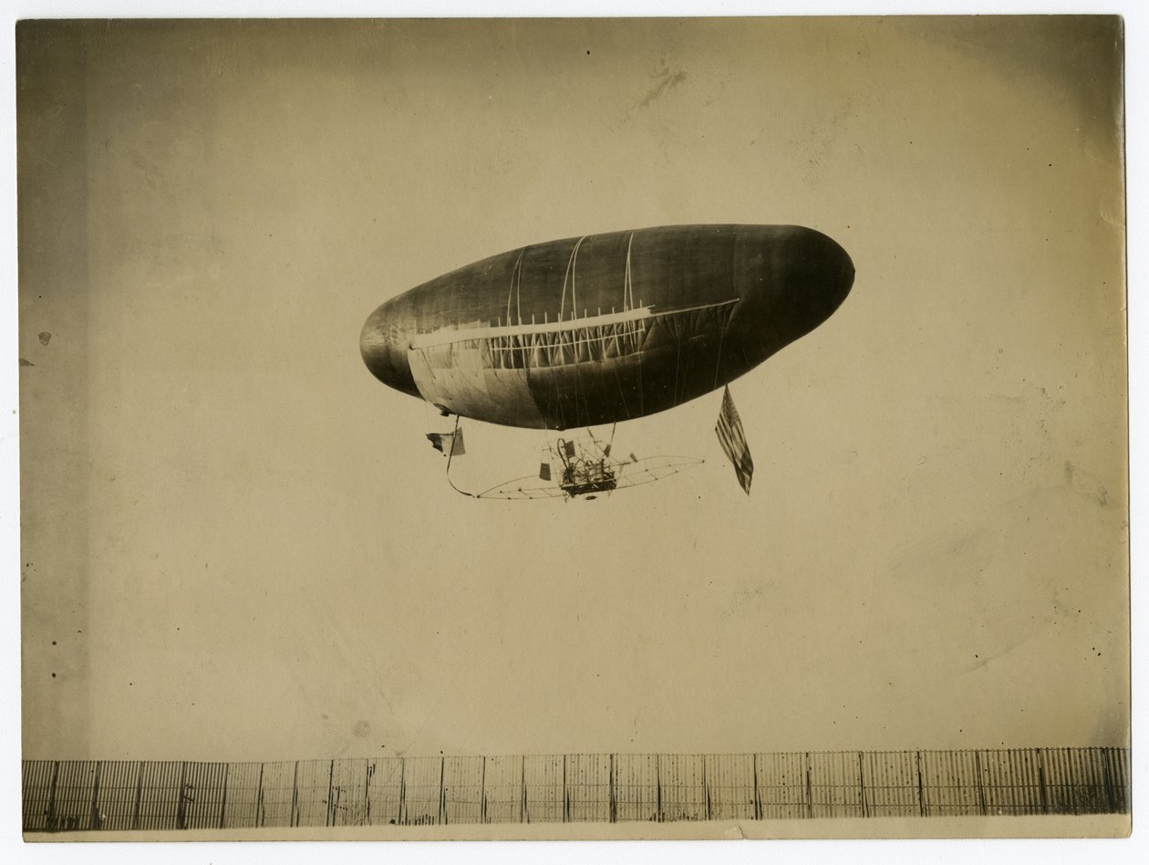 Luftschiff "Ville de St Mande" von Jessie Tarbox Beals