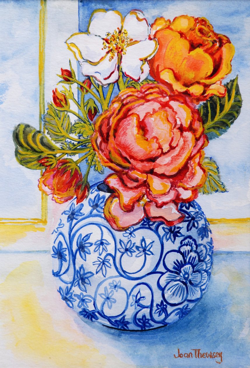 Landhausrosen, runde blaue und weiße Vase, 2004 von Joan Thewsey