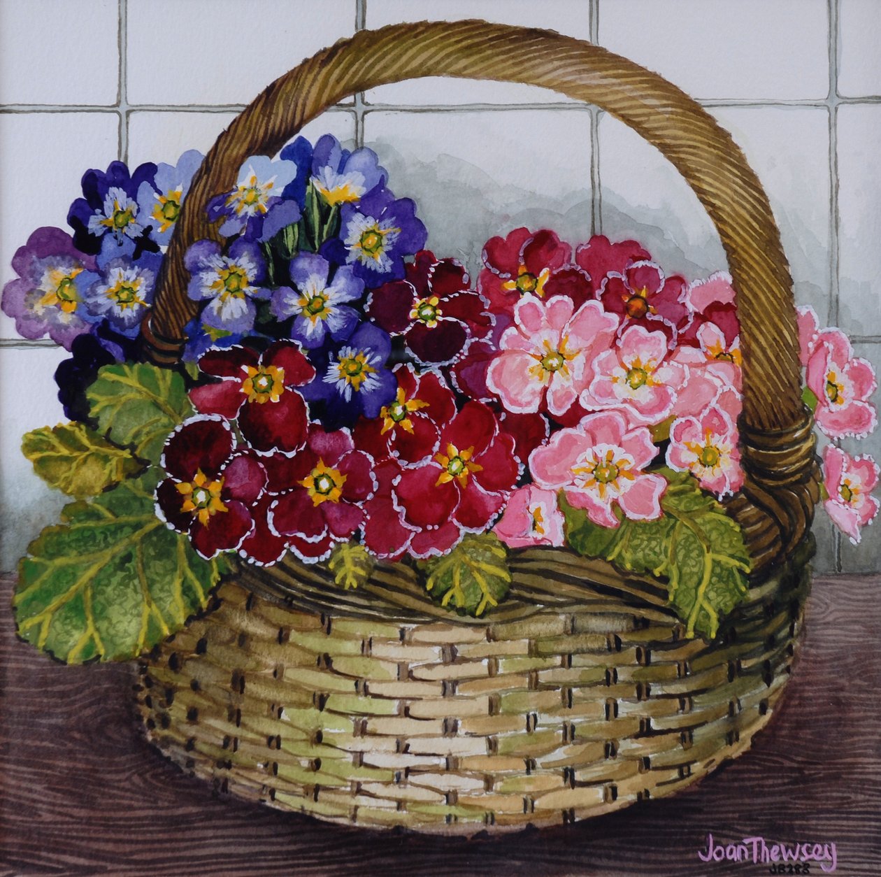 Rote, mauve und rosa Primeln in einem Korb, 2012 von Joan Thewsey