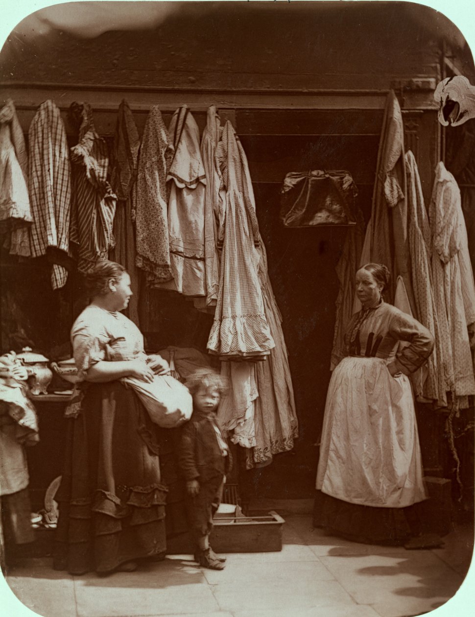 Der Altkleiderladen, Seven Dials, aus 