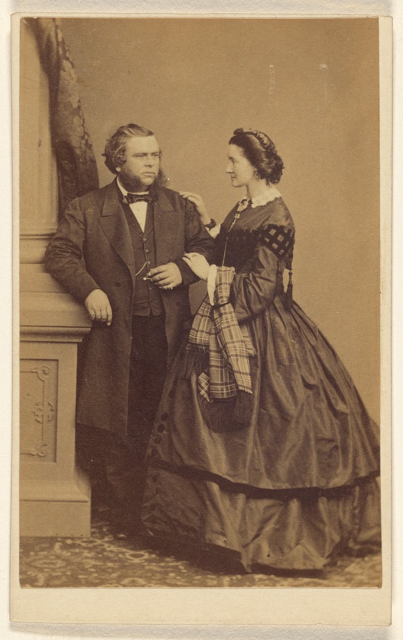 [Unidentifiziertes Paar, stehend] von John Jabez Edwin Mayall