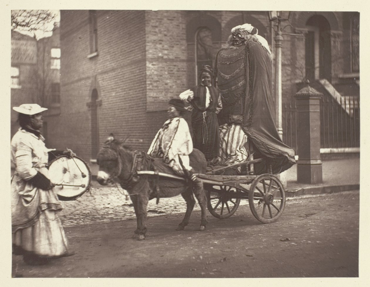 November-Effigien von John Thomson