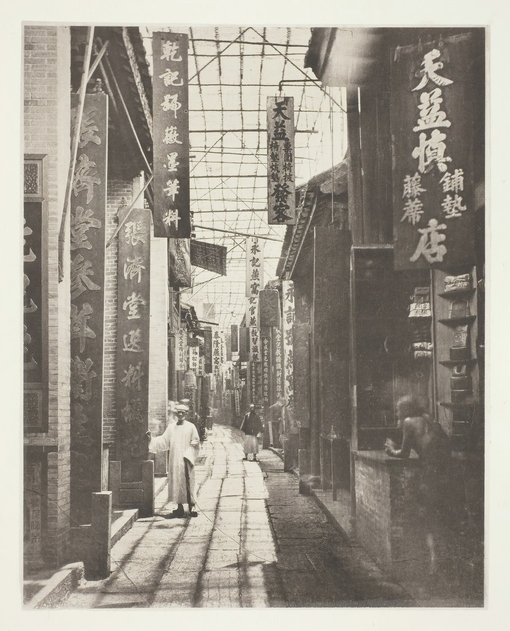 Physic Street, Kanton, ca. 1868 von John Thomson