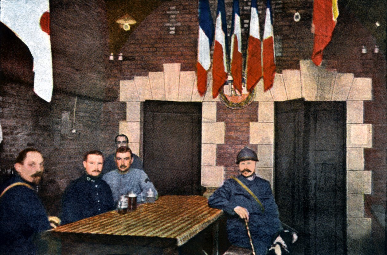 Französische Soldaten in einer Küche in den Kasematten, Verdun, September 1916 von Jules Gervais Courtellemont