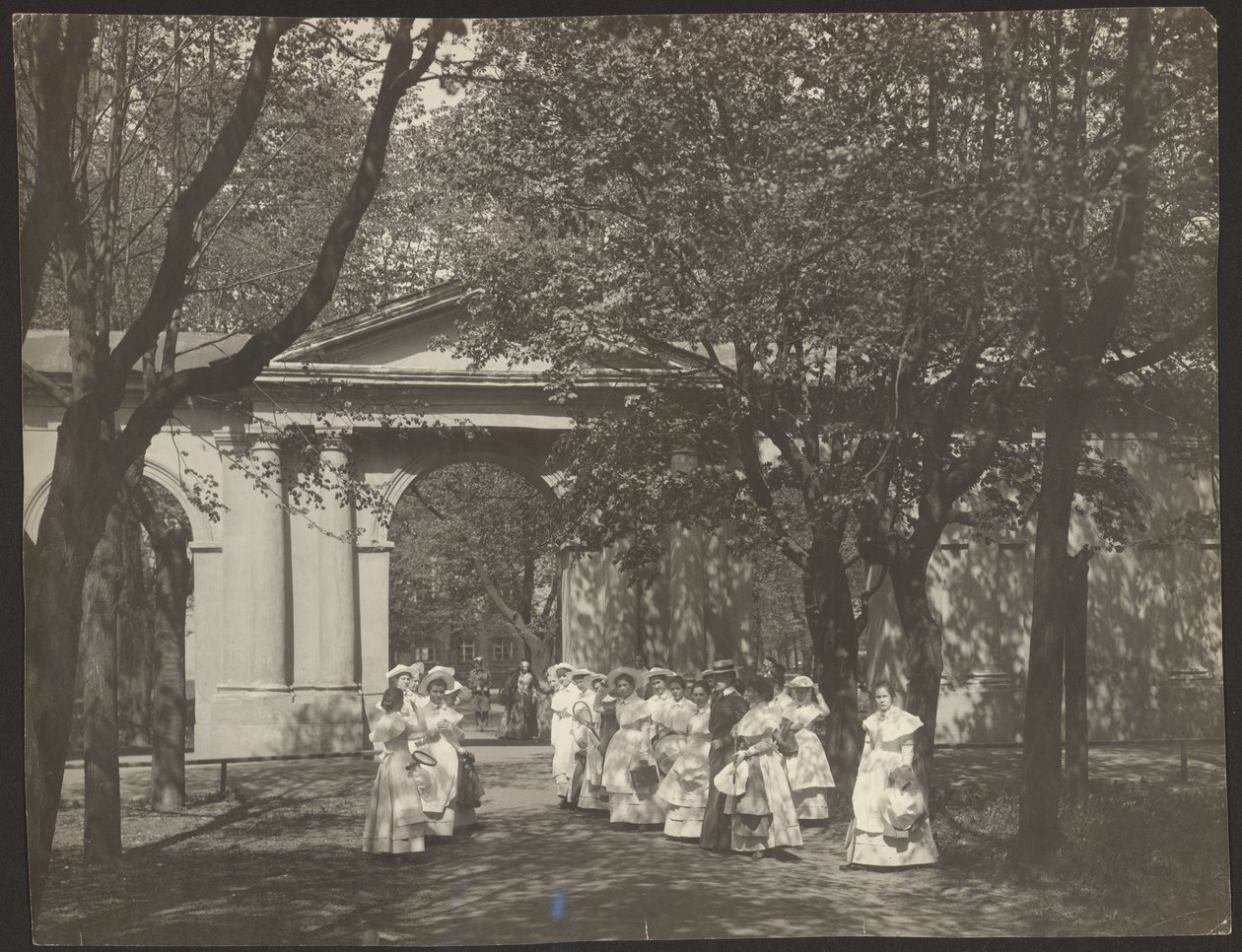 Ein Park am Smolny-Institut von Karl Karlovitz Bulla