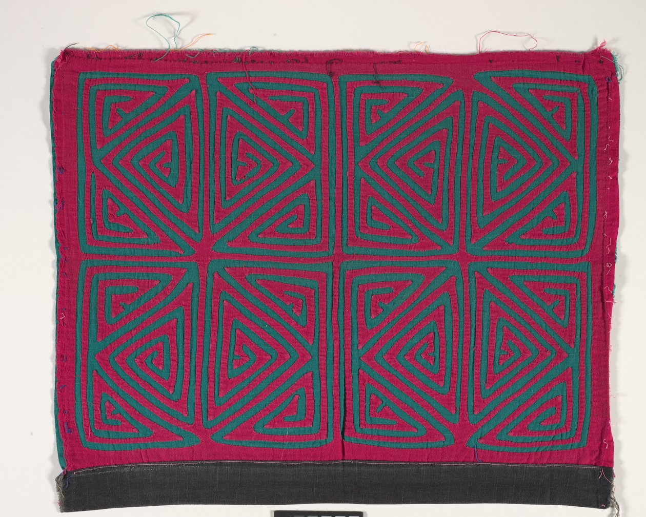 Hemdtafel (Mola), ca. 1950 von Kuna Indian Culture