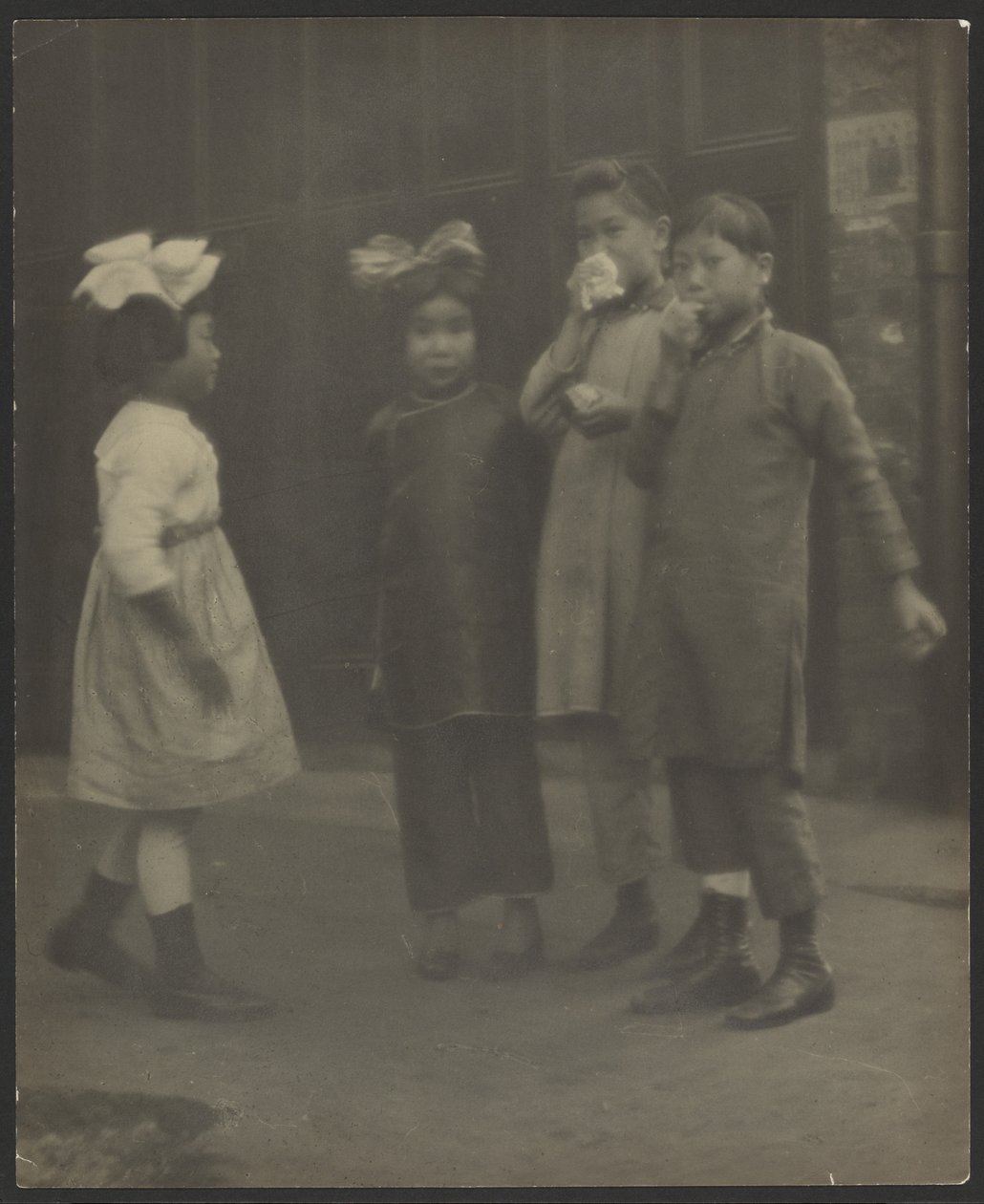 Kinder in Chinatown von Louis Fleckenstein