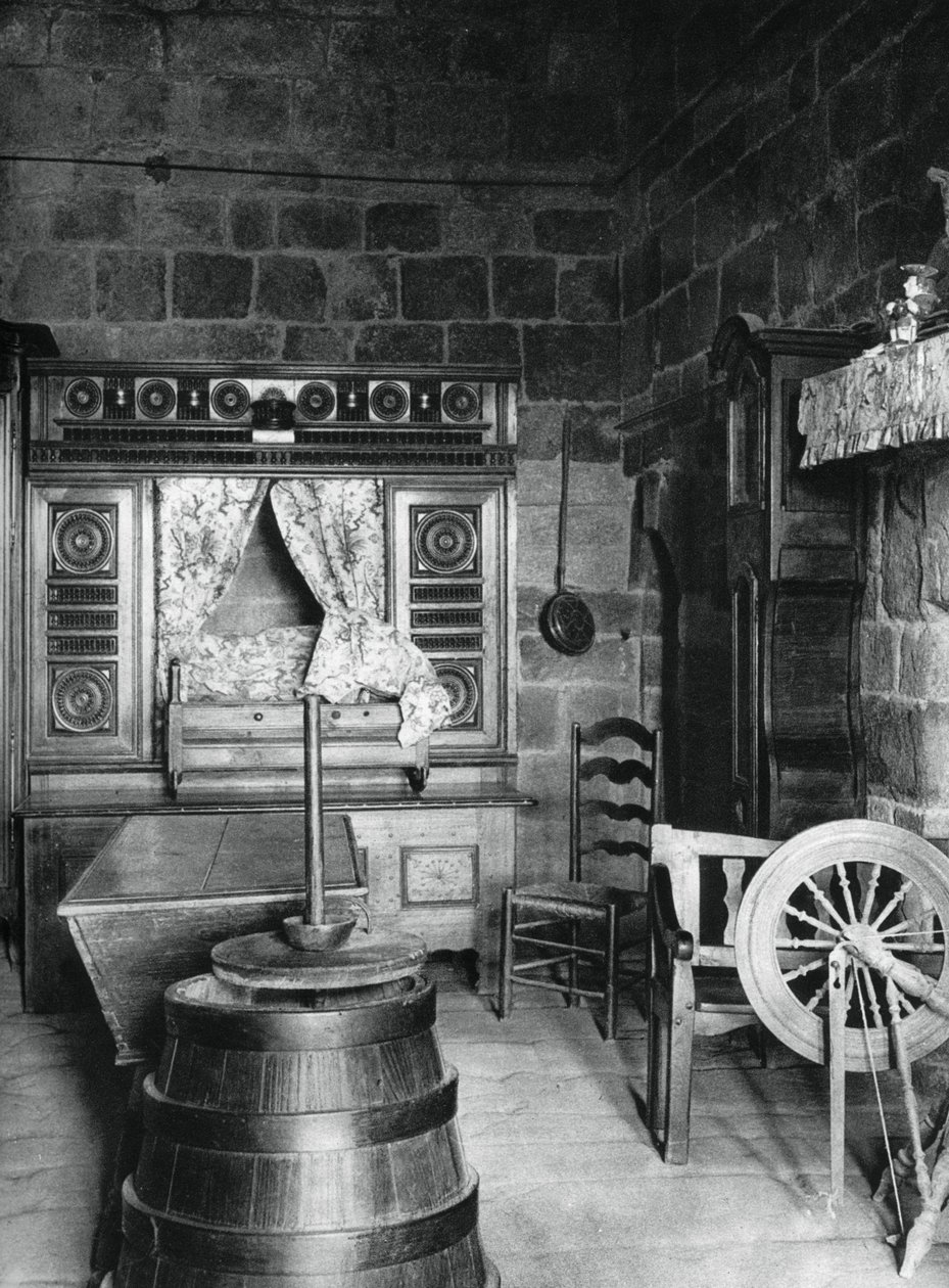 Innenansicht, Dinan, Bretagne, Frankreich, 1937 von Martin Hurlimann