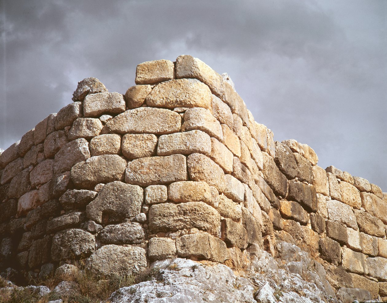 Detail einer Steinmauer von Mycenaean