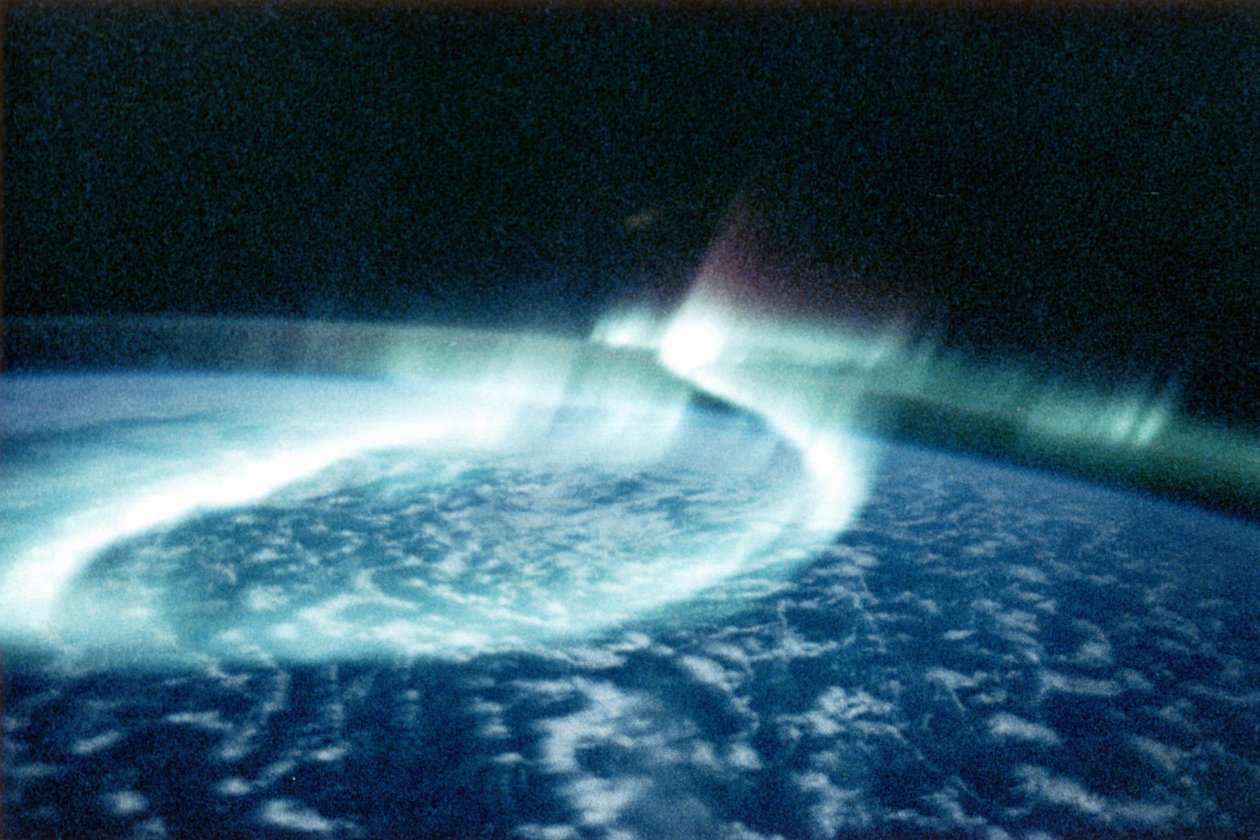 Aurora Borealis (Nordlichter) vom Weltraum aus gesehen. von National Aeronautics and Space Administration National Aeronautics and Space Administration