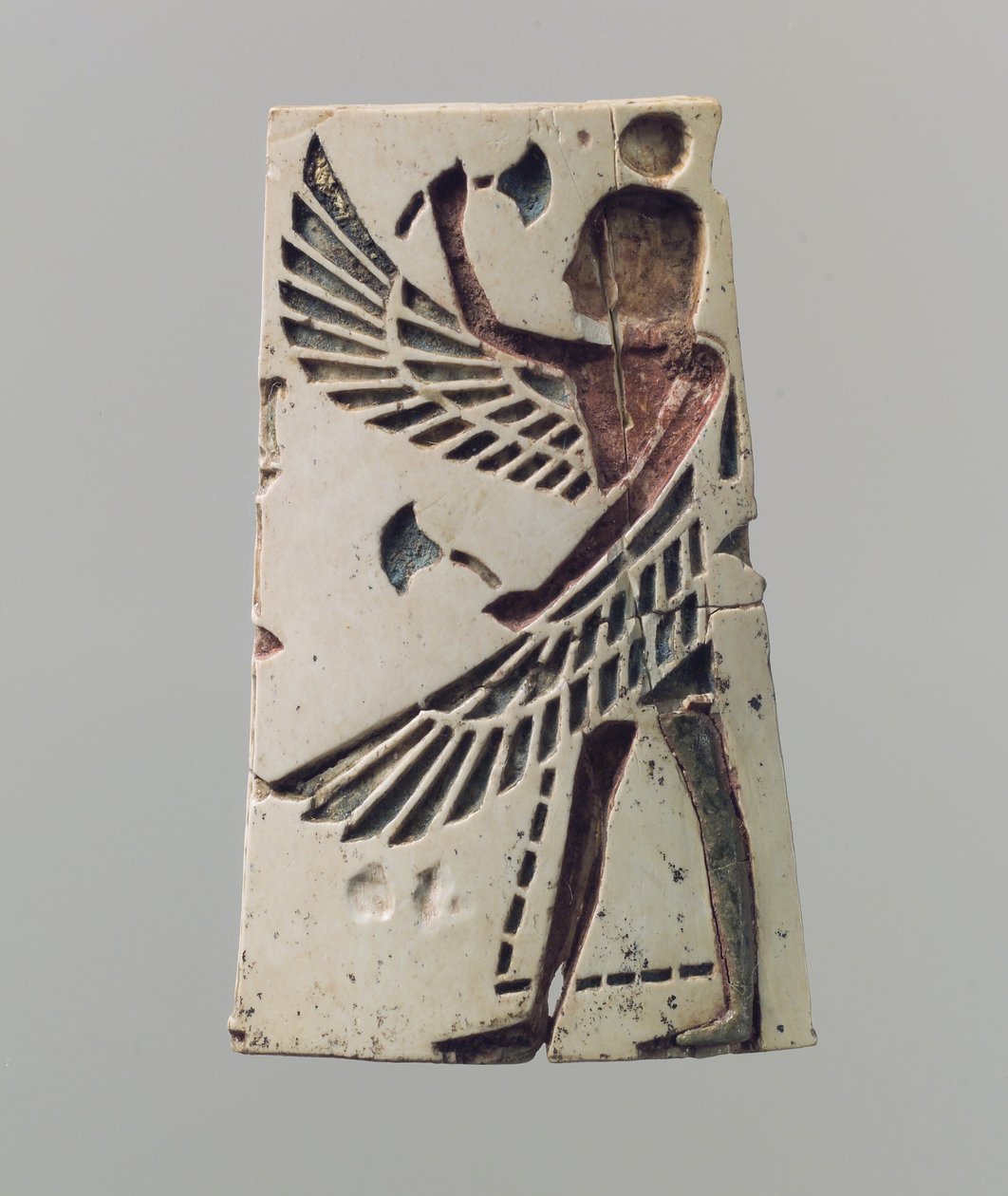 Champlevé-Möbel- oder Kosmetikbox-Plakette mit einem geflügelten Jüngling, ca. 700 v. Chr. von Neo Assyrian