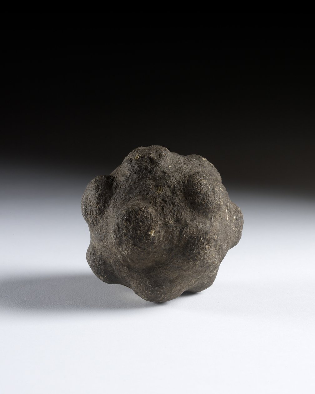 Geschnitzter Ball, Spätneolithikum, Schottland, ca. 3750-2000 v. Chr. von Neolithic
