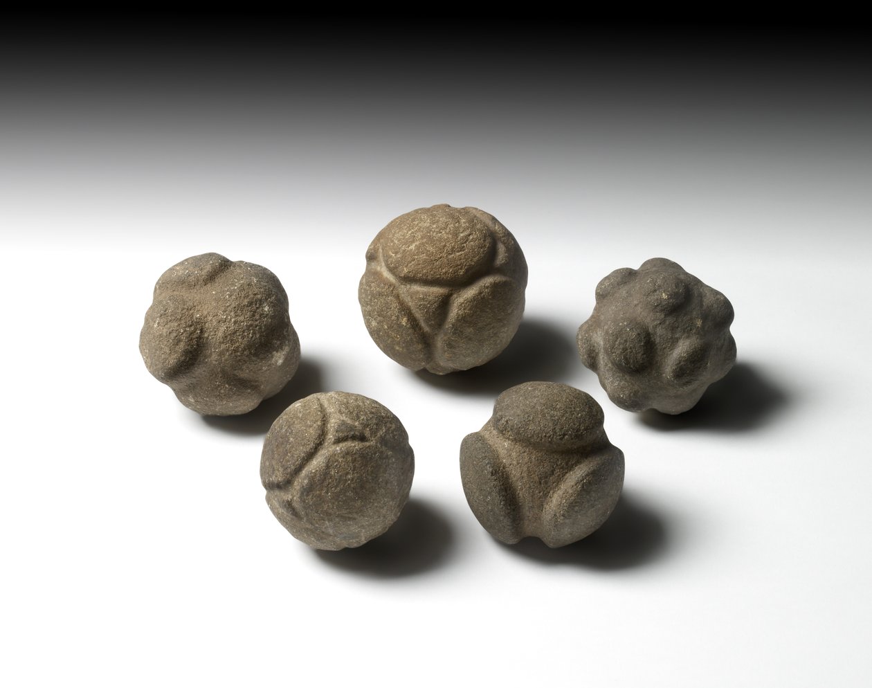 Geschnitzter Ball, Spätneolithikum, Schottland, ca. 3750-2000 v. Chr. von Neolithic