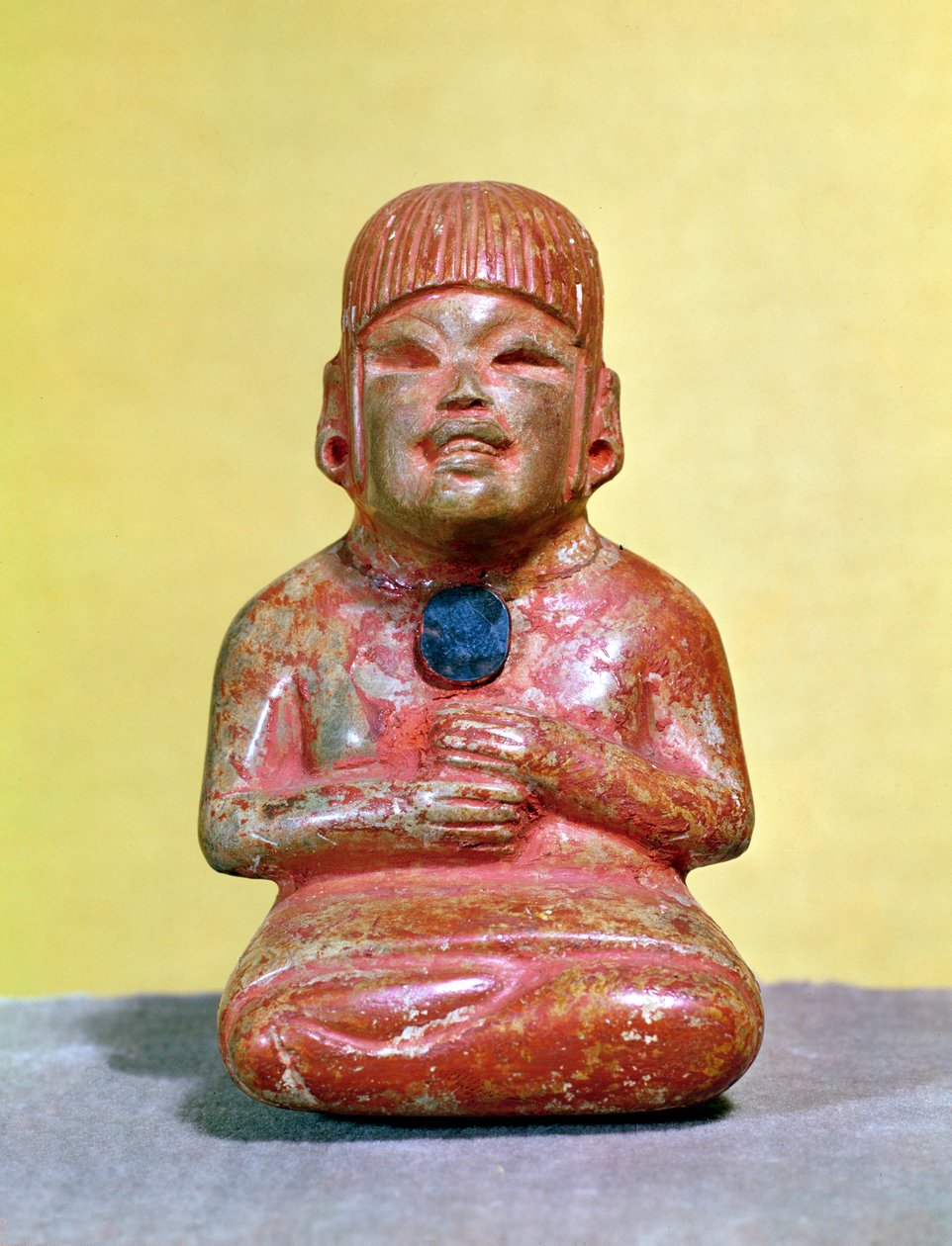 Sitzende Figur, möglicherweise eine der frühesten Darstellungen des Gottes des Maises und der Freude, aus La Venta, Tabasco, Präklassische Periode von Olmec