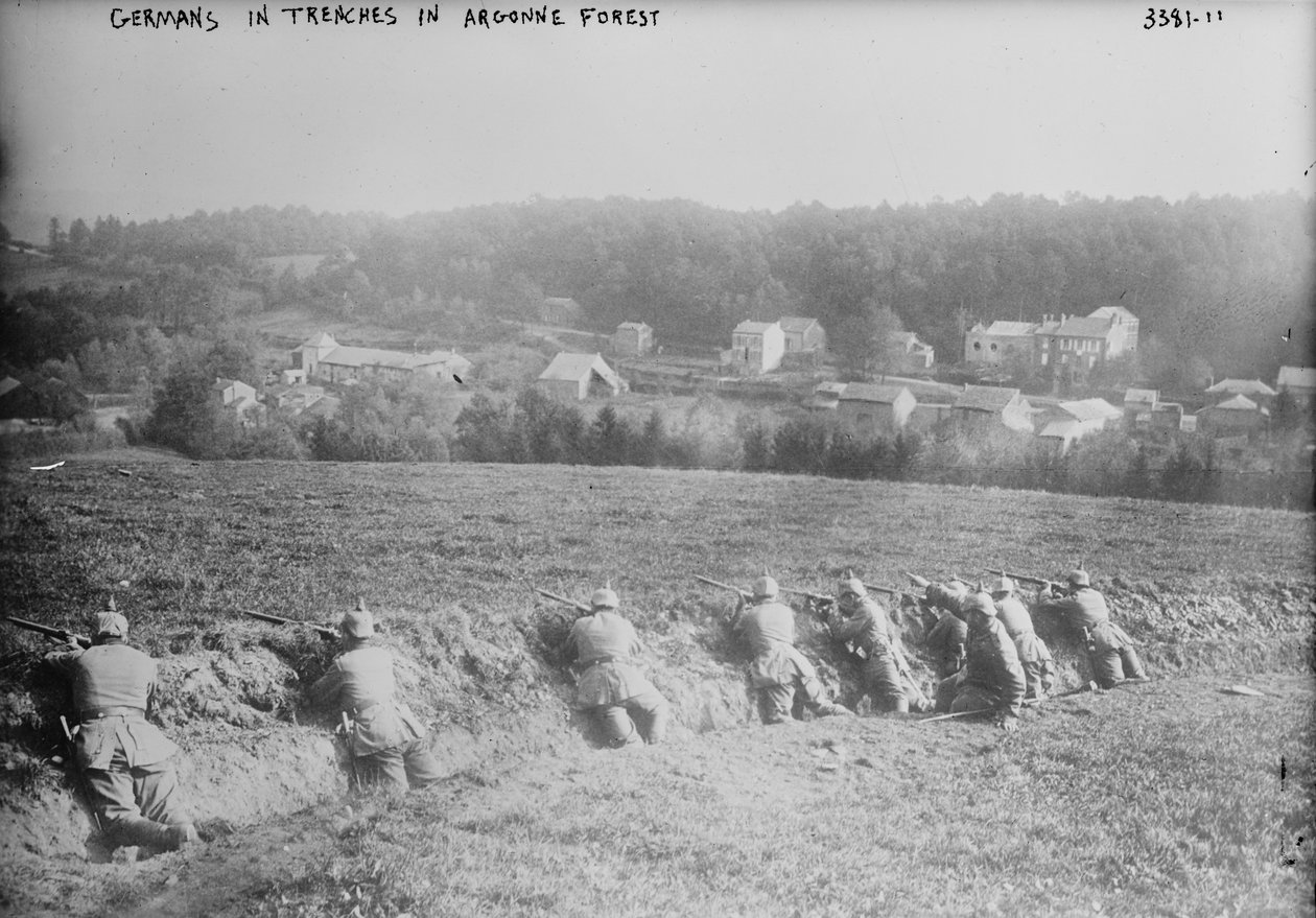 Deutsche in Schützengräben im Argonnerwald von Photographer German