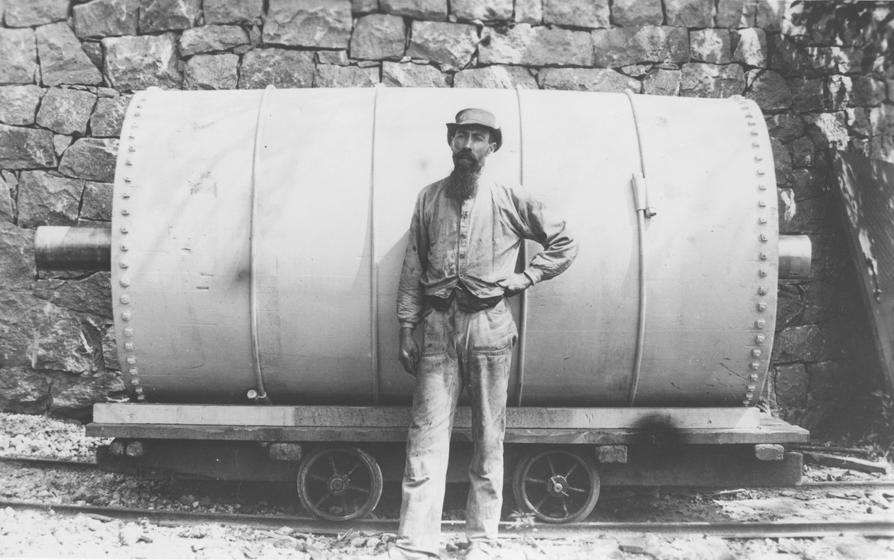 Glasurfass, Moses Campbell von Pierre A. Gentieu