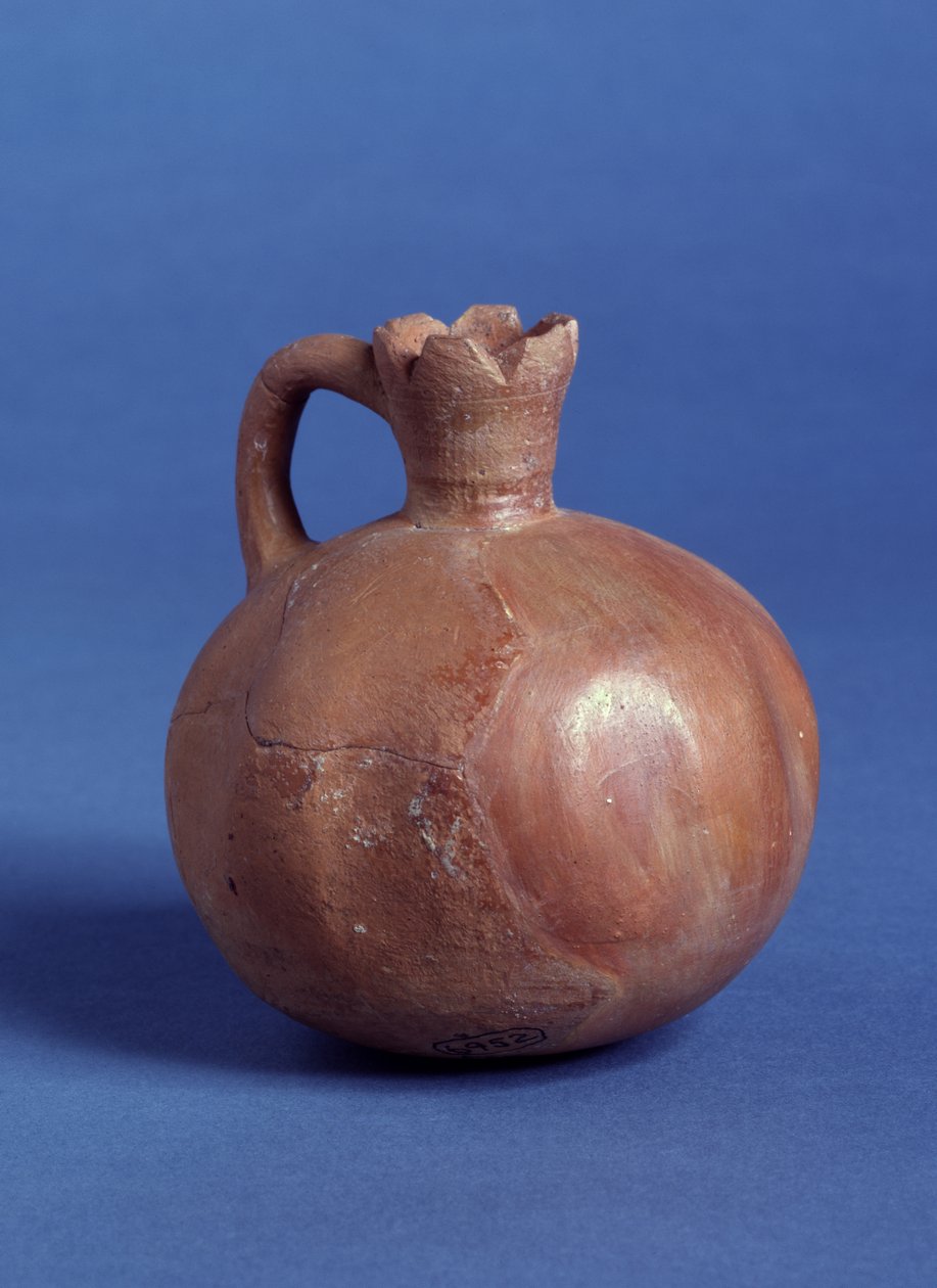 Kleiner Krug in Form eines Granatapfels, Jerusalem von Prehistoric
