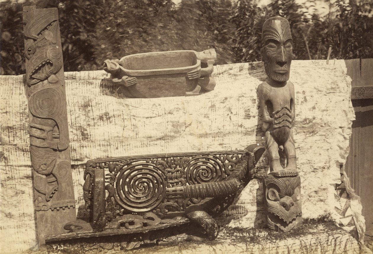 Artefakte, ca. 1885 (Albuminabzug) von Pulman Studio
