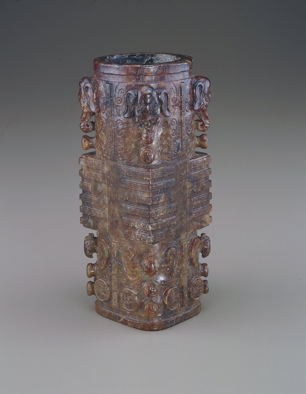 Cong (Jade) von Qing Dynasty Chinese School