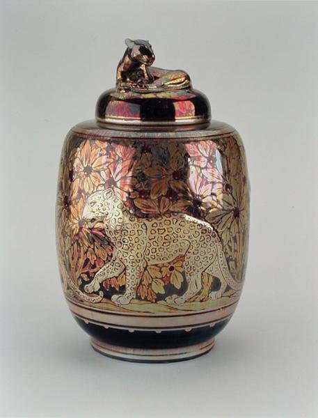 Glanzvase und Deckel, Pilkington Royal Lancastrian von Richard Joyce