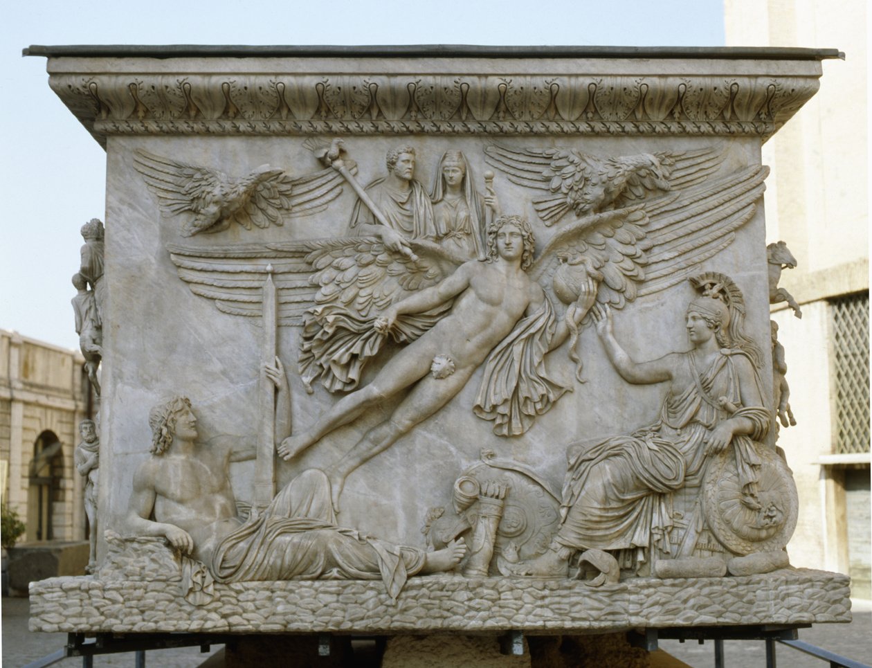 Apotheose von Antoninus Pius und Faustina, vom Sockel der Säule des Antoninus Pius, ca. 161 von Roman