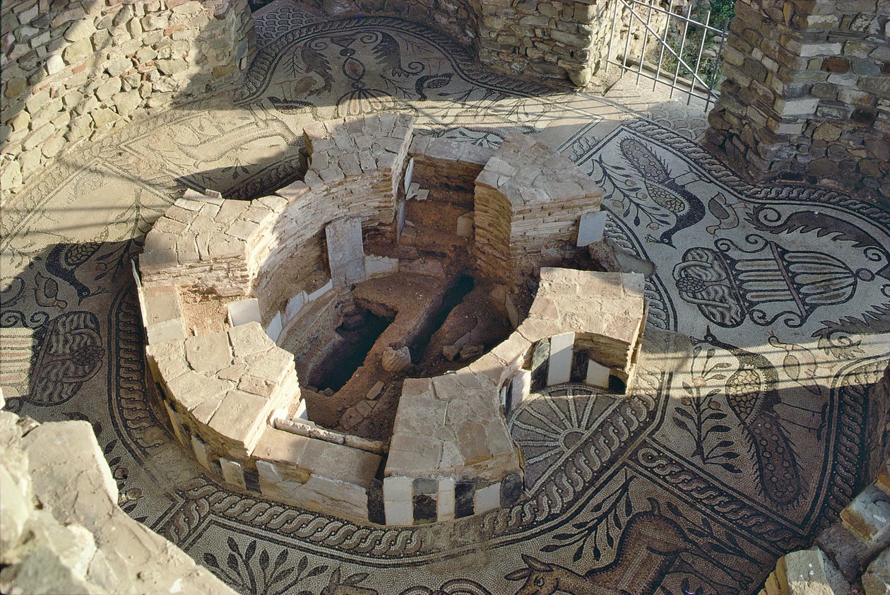 Taufkapelle mit Mosaikboden von Roman