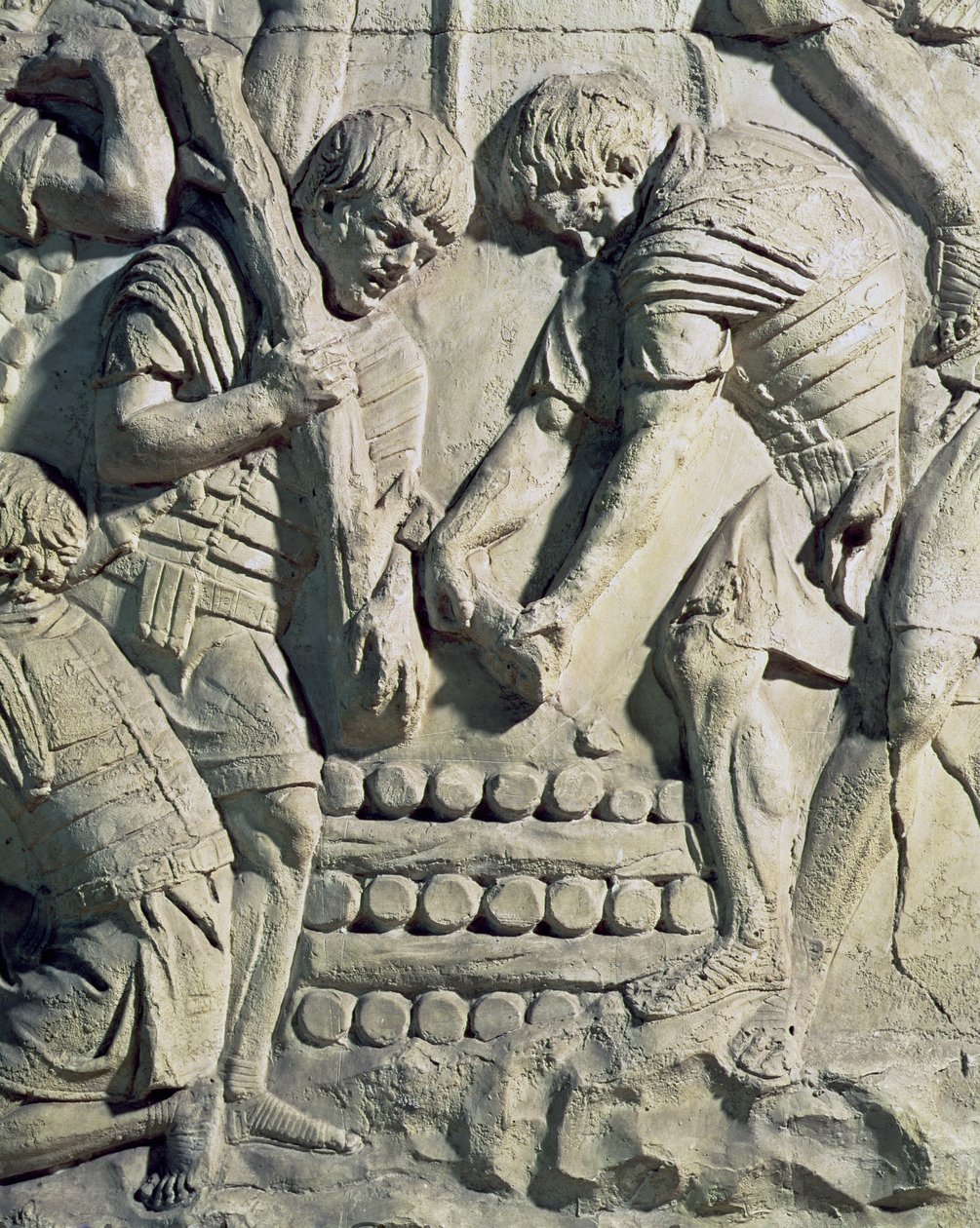 Bau von Befestigungen während des Feldzugs gegen die Sarmaten, Detail von einem Abguss der Trajanssäule von Roman