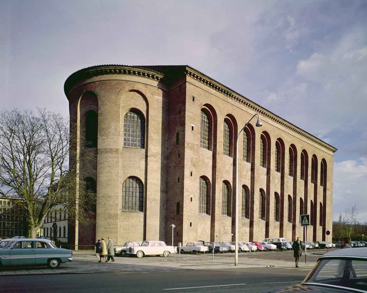 Außenansicht der Aula Palatina, erbaut um 310 von Roman