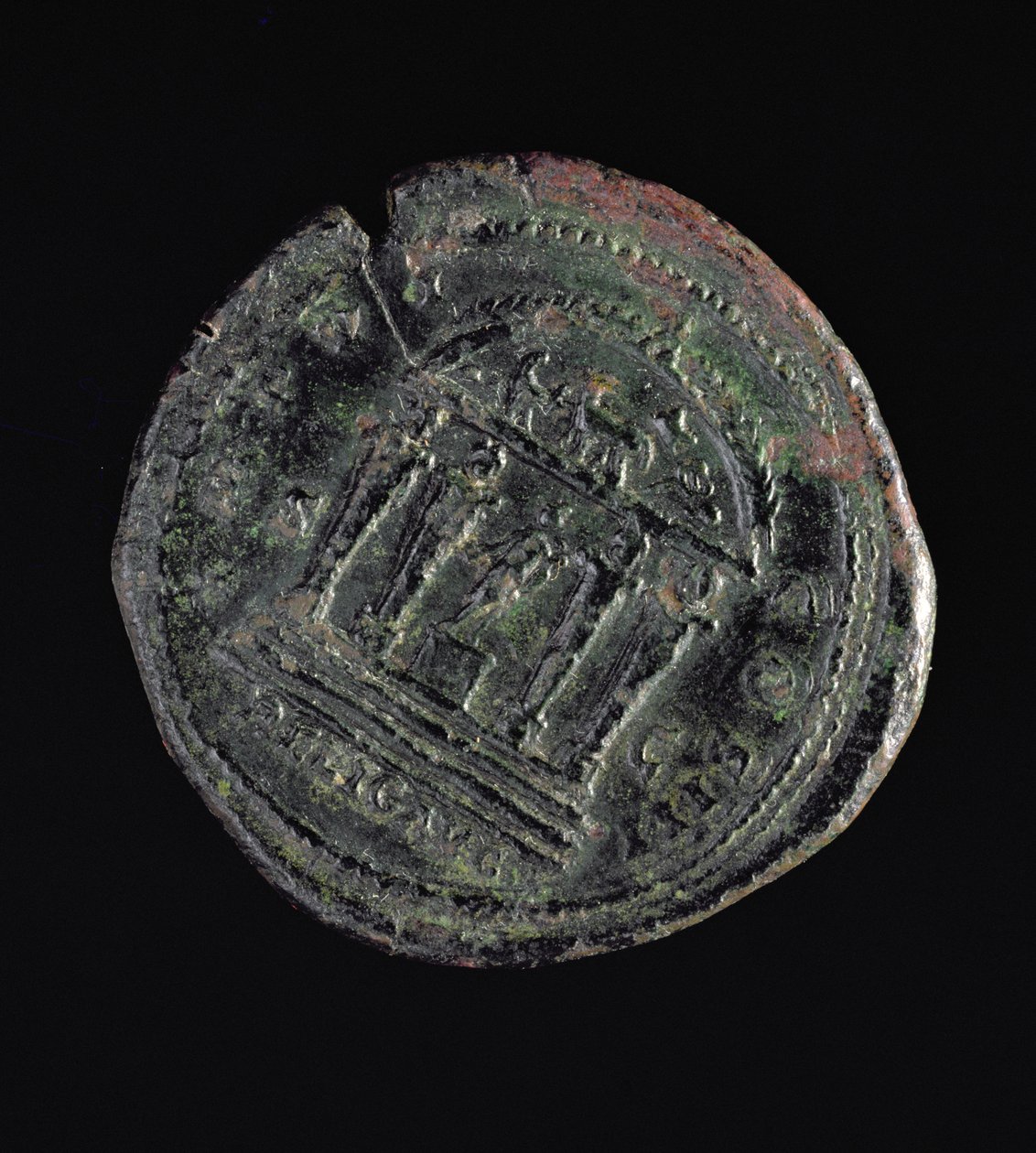 Sesterz (Rückseite) geprägt von Marcus Aurelius (AD 161-AD 180), zeigt Tempel mit vier Säulen und Köpfen darauf (Bronze) Inschrift: IMP VI COS III S C RELIG AVG von Roman