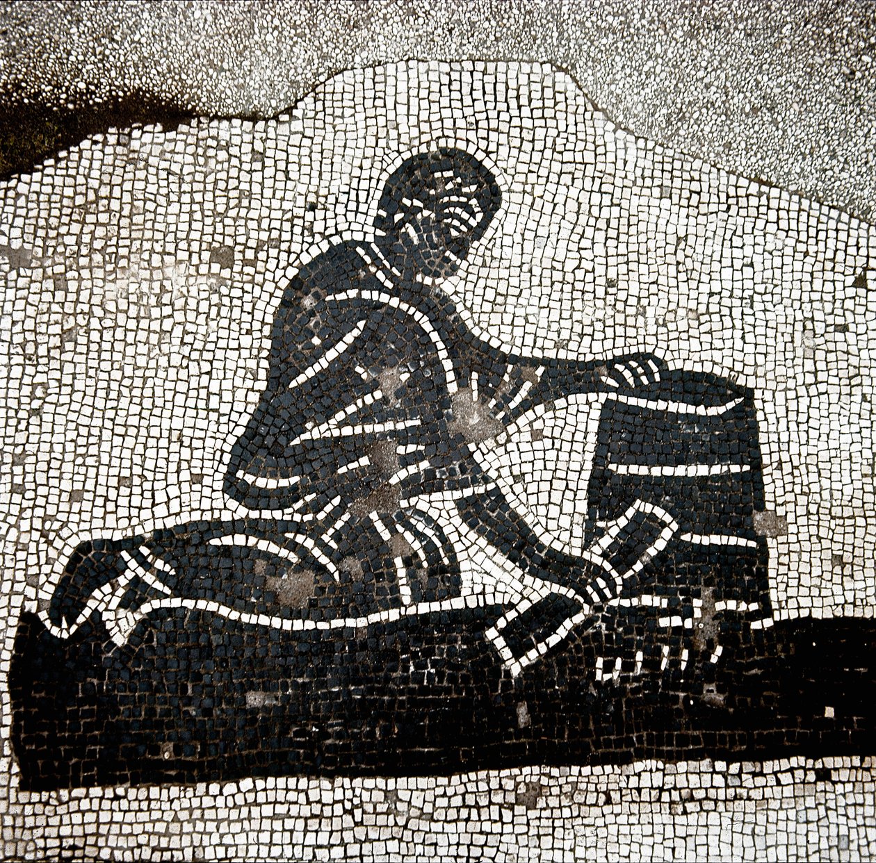 Ein Arbeiter füllt ein Scheffelmaß (Mosaik) von Roman