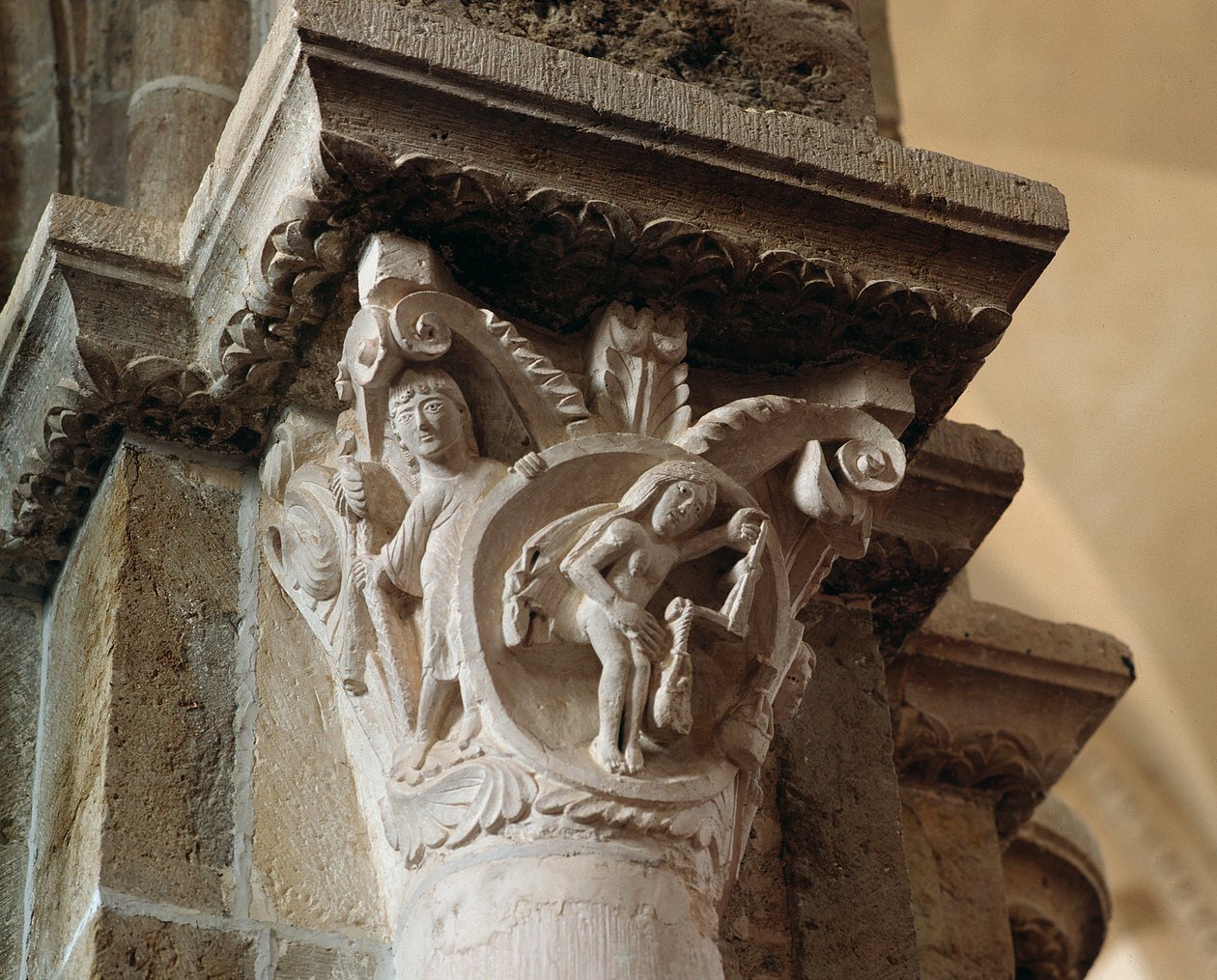 Waage (geschnitztes Kapitell) von Romanesque