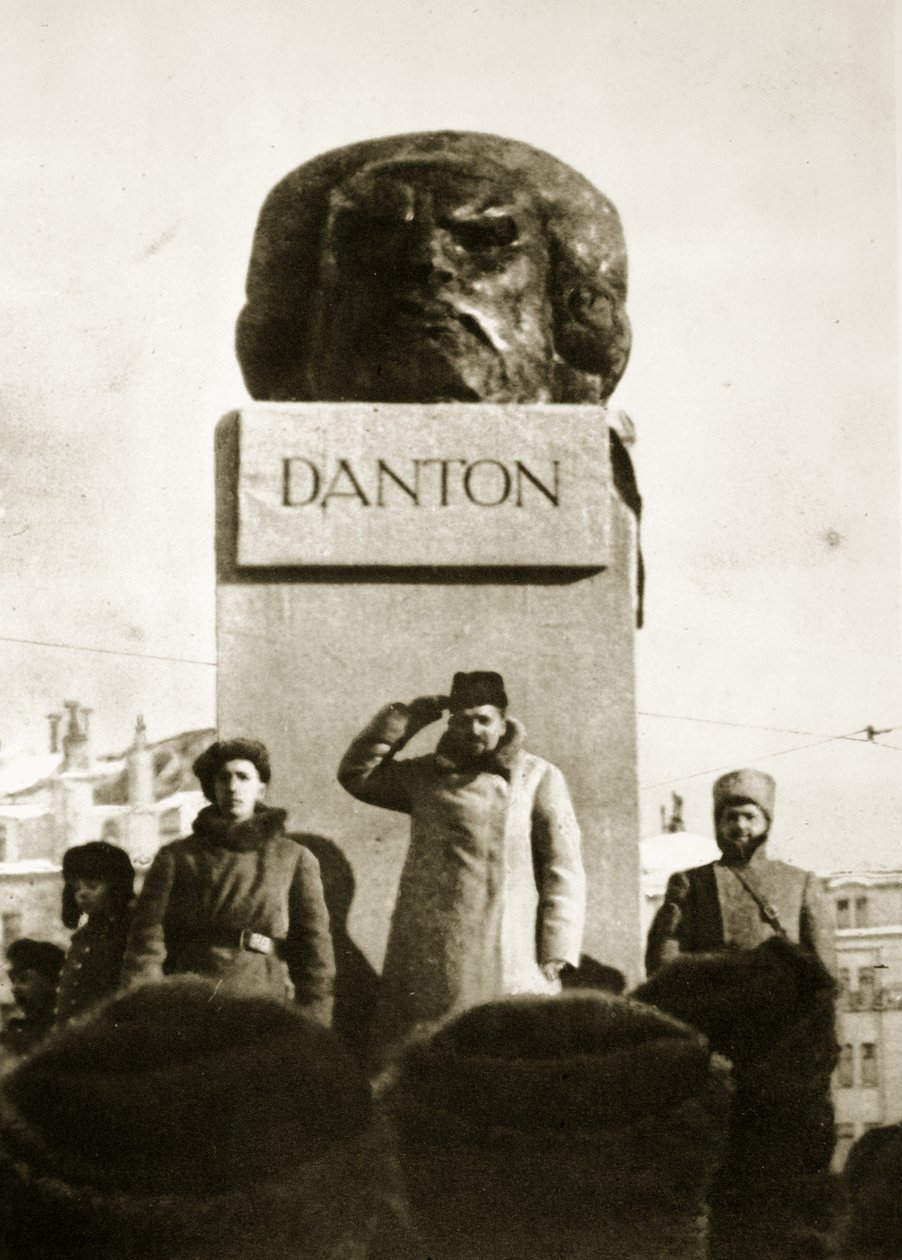 Lenin enthüllt das Danton-Denkmal, Moskau, 1919 (Sepia-Foto) von Russian Photographer