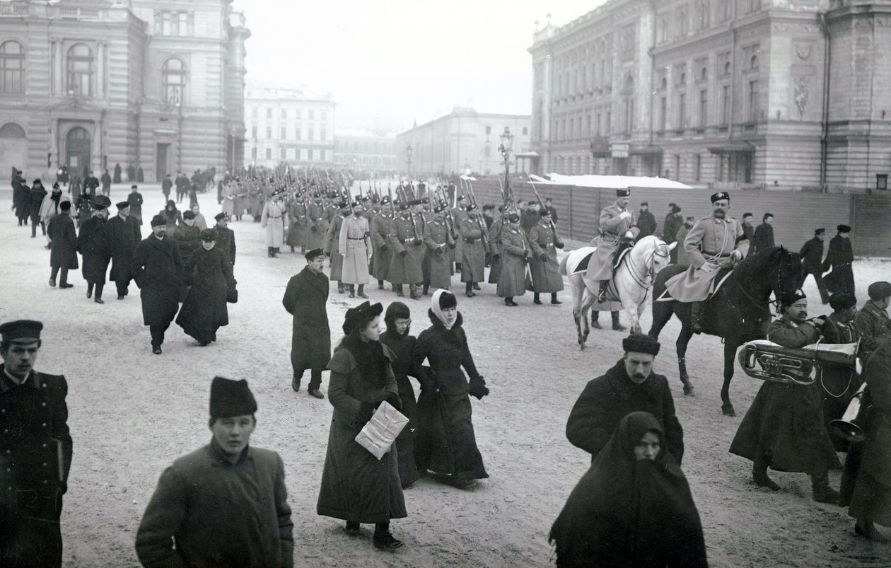 Soldaten auf dem Weg zur Front, St. Petersburg, 1917 von Russian Photographer