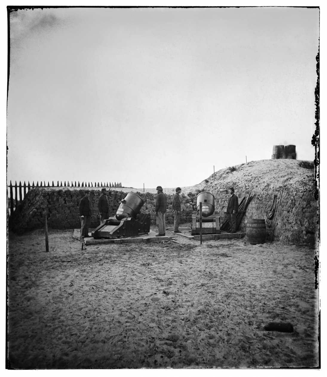 Bundes-10-Zoll-Mörserbatterie auf Morris Island, SC, 1865 von Samuel A. Cooley