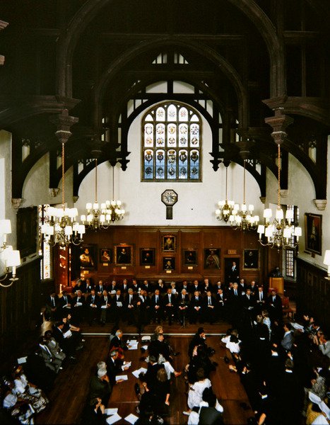 Die Halle von School English
