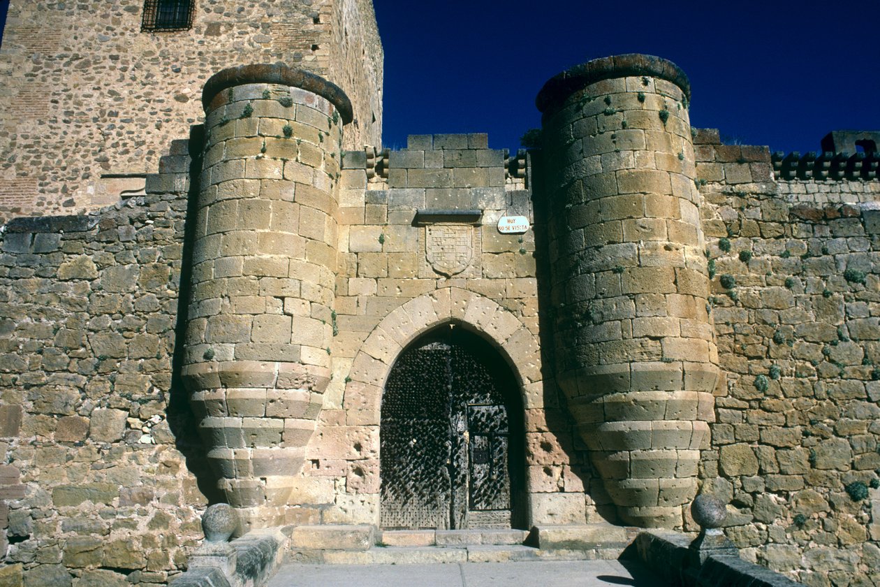 Ein Torhaus in der Stadtmauer von Spanish School