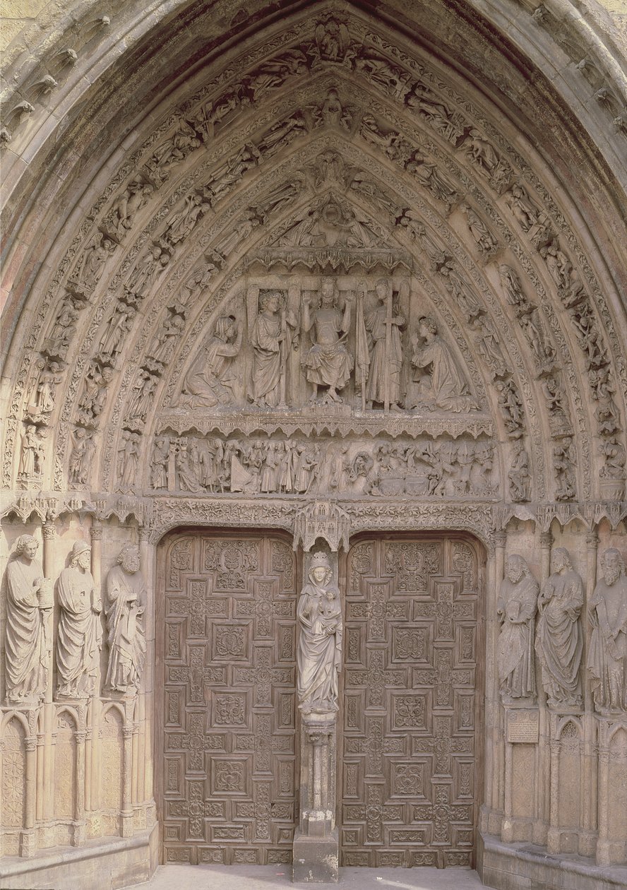 Zentrales Portal der Westfassade von Spanish School