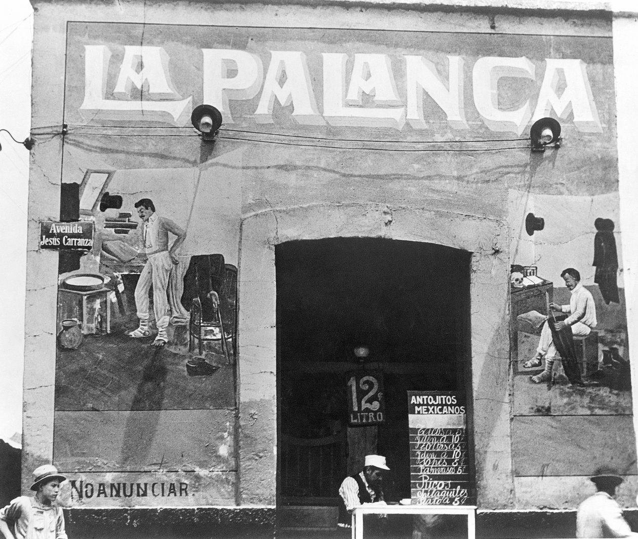 La Palanca (Pulqueria, Avenida Jesus Carranza), Mexiko-Stadt, ca. 1927 von Tina Modotti