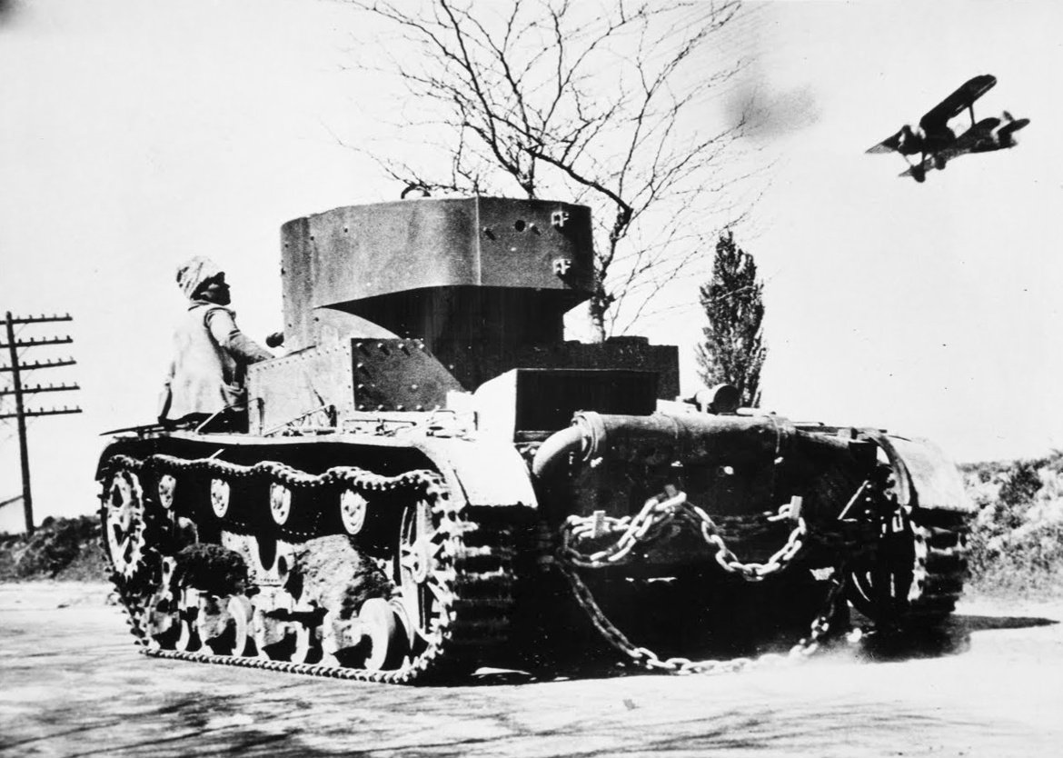 Ein loyalistischer Panzer fährt an die Frontlinie, Madrid von Unbekannt Unbekannt
