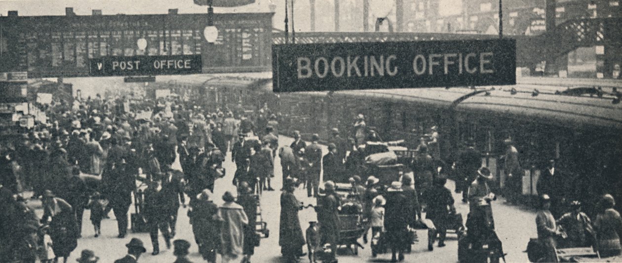 Eine Urlaubsszene am Liverpool Street Bahnhof, 1926 von Unbekannt
