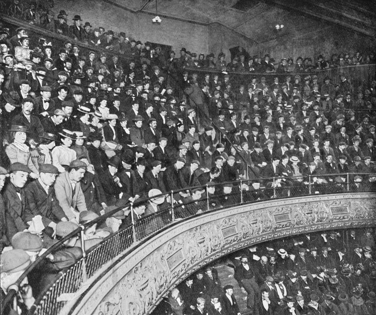 Ein Musiksaal, London, ca. 1900-1901 von Unbekannt