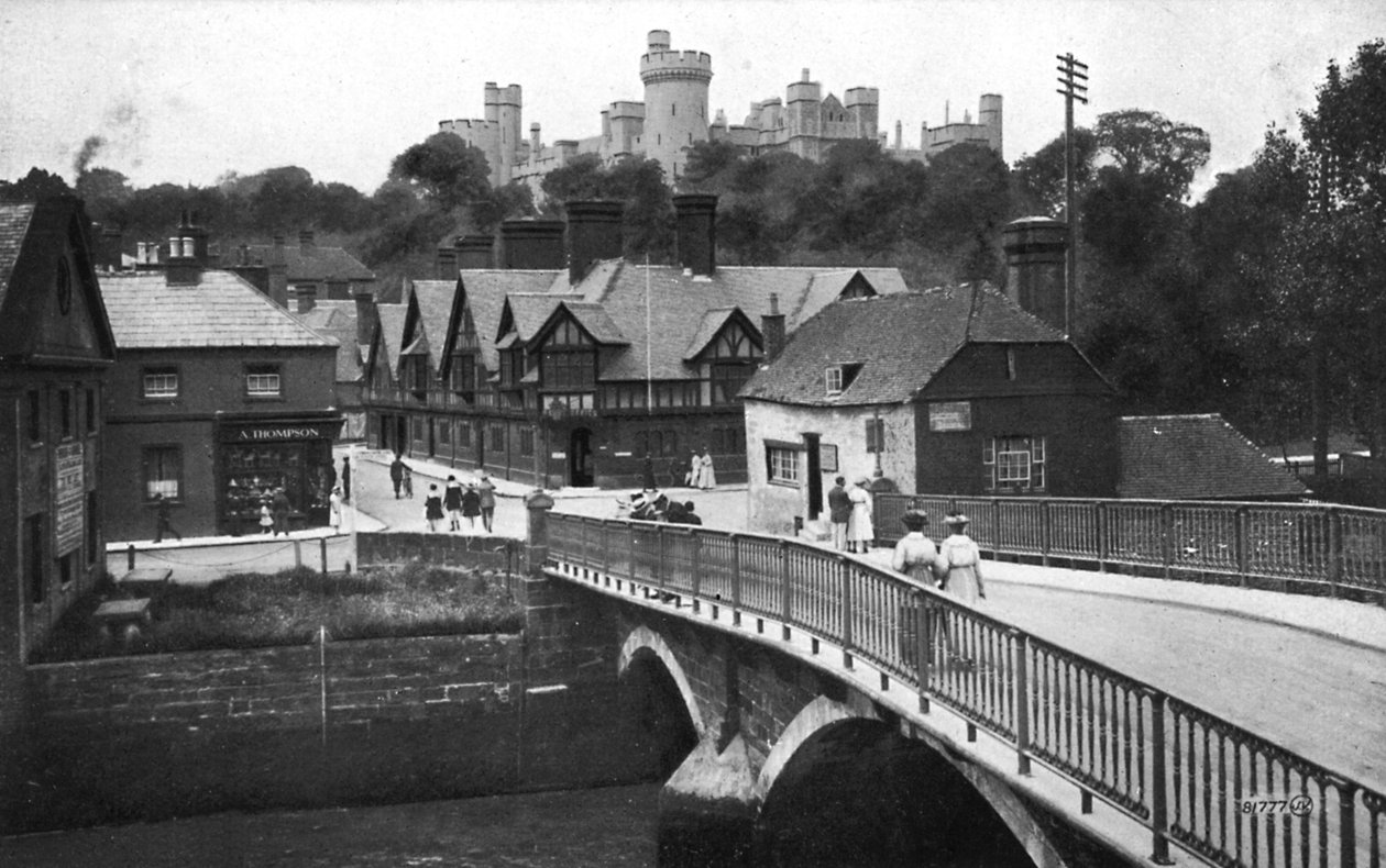 Arundel Castle und Brücke, Arundel, West Sussex, um 1900-1920 von Unbekannt